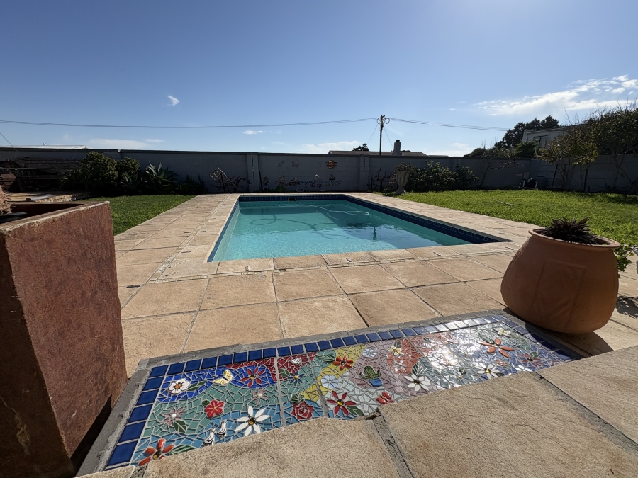 4 Bedroom Property for Sale in Yzerfontein Western Cape